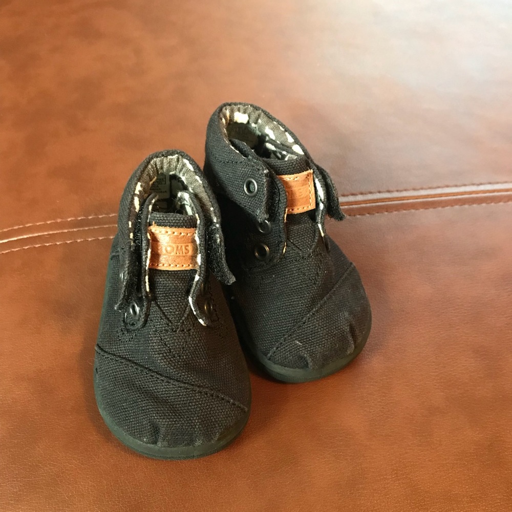 Toms toddler shoes/ boots